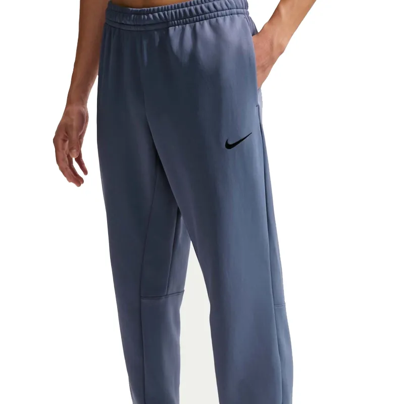 Calça jogger masculina azul escuro em destaque mostrando detalhes do tecido e acabamento